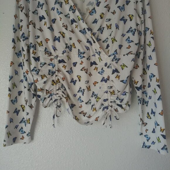 No Boundaries women's size XXXL (21) butterfly all over print blouse - Picture 3 of 15